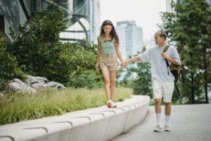 적절한 거리를 유지하는 것이 행복을 가져다주는 이유