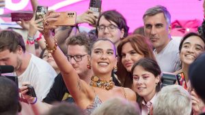 유명인의 짝사랑에서 정말로 무엇을 얻을까?