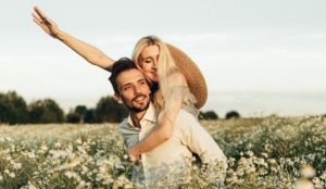 우리는 왜 이렇게 쉽게 정을 주는 걸까요?